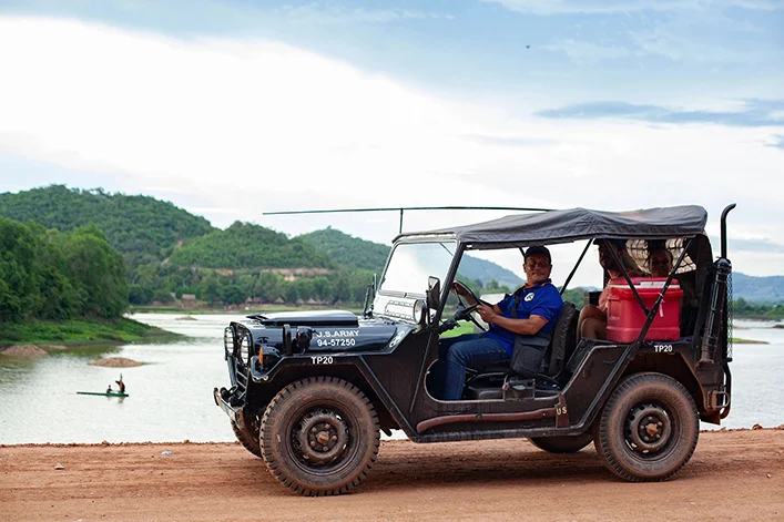 Jeep heading back to Kampot town