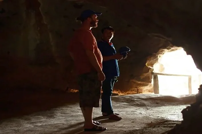 Exploring Phnom Kbal Romeas caves